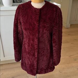 Elegant Burgundy Regal Faux Fur clip front close Jacket with side pockets